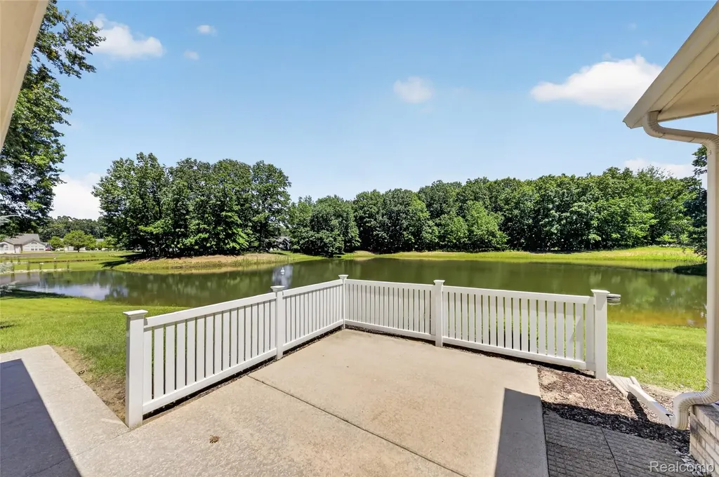 1122 Abbey Court Westland City MI 48185