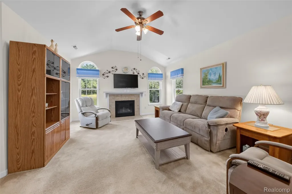 1122 Abbey Court Westland City MI 48185