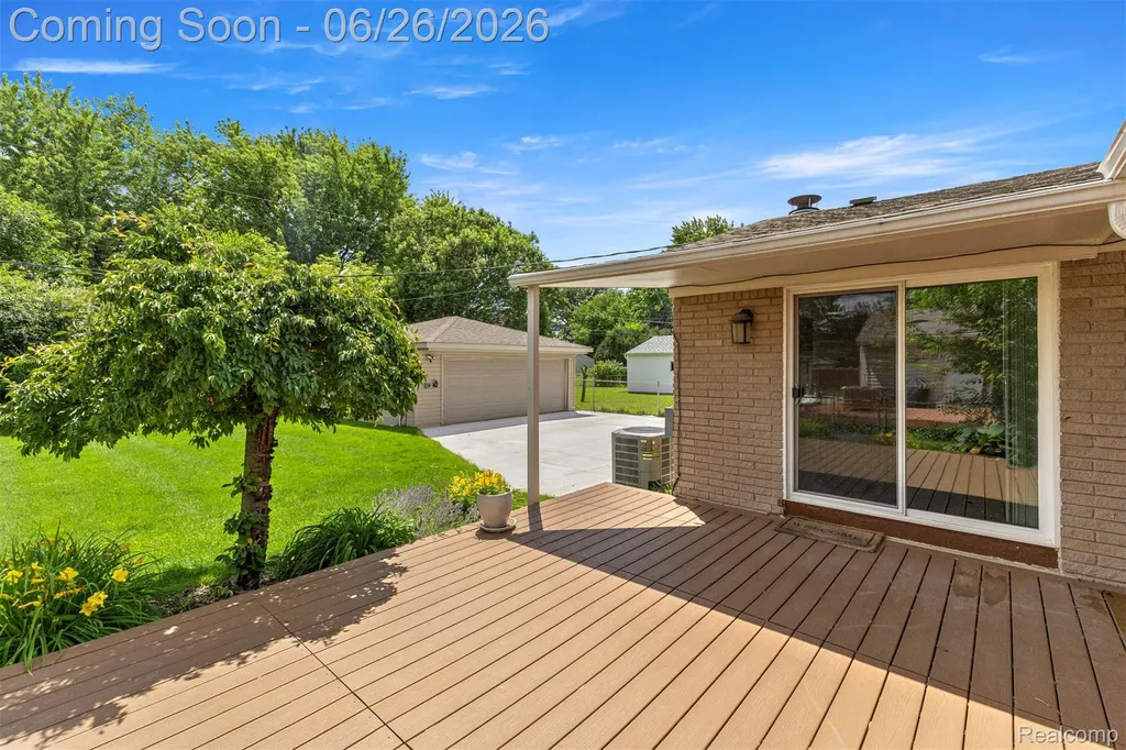 2168 Garry Drive Troy City MI 48083