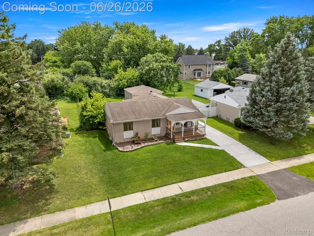 2168 Garry Drive Troy City MI 48083