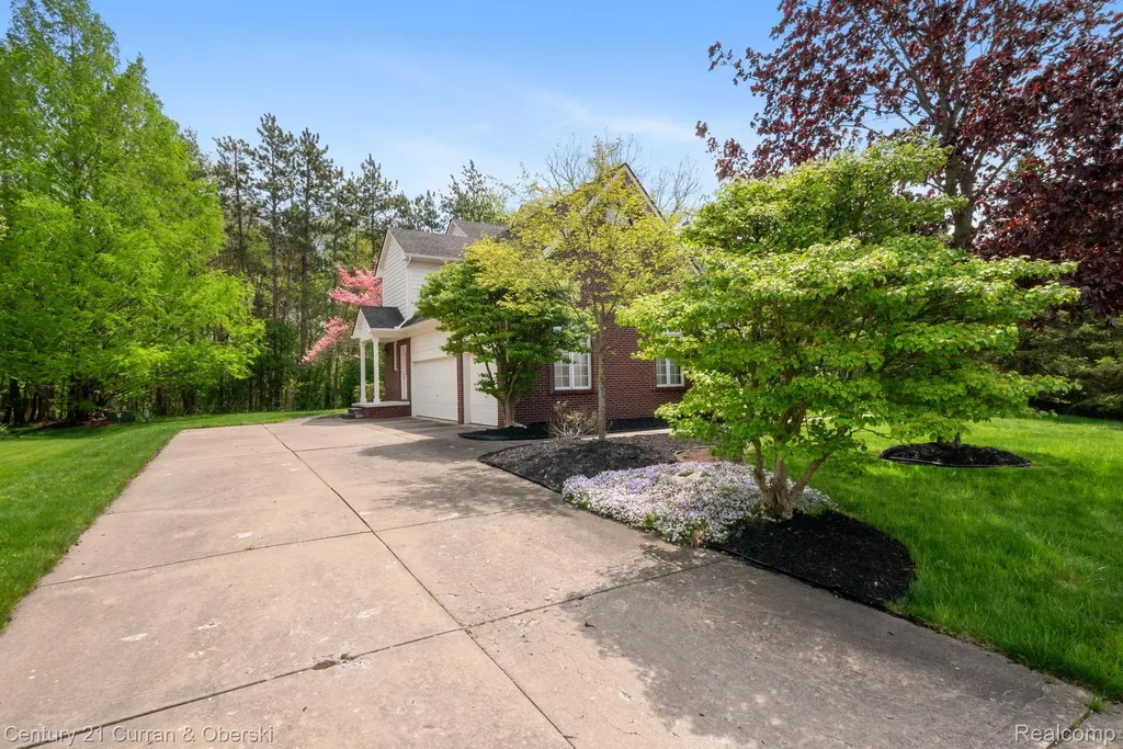 27852 Larson Lane Farmington Hills City MI 48331