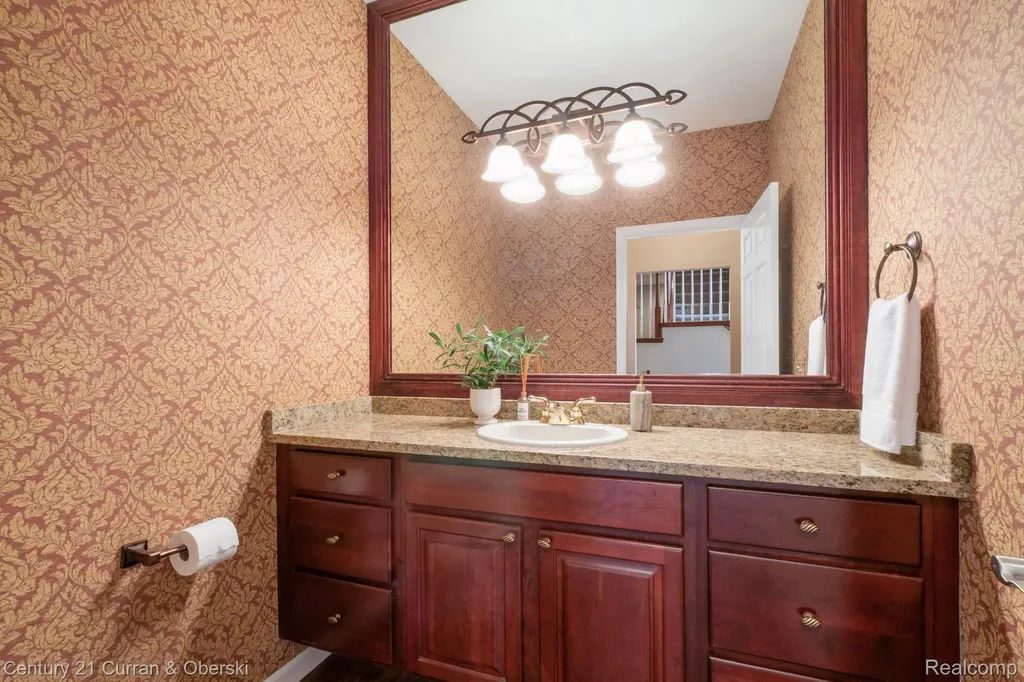 27852 Larson Lane Farmington Hills City MI 48331