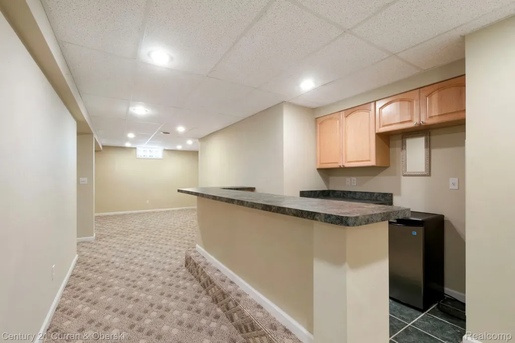 27852 Larson Lane Farmington Hills City MI 48331