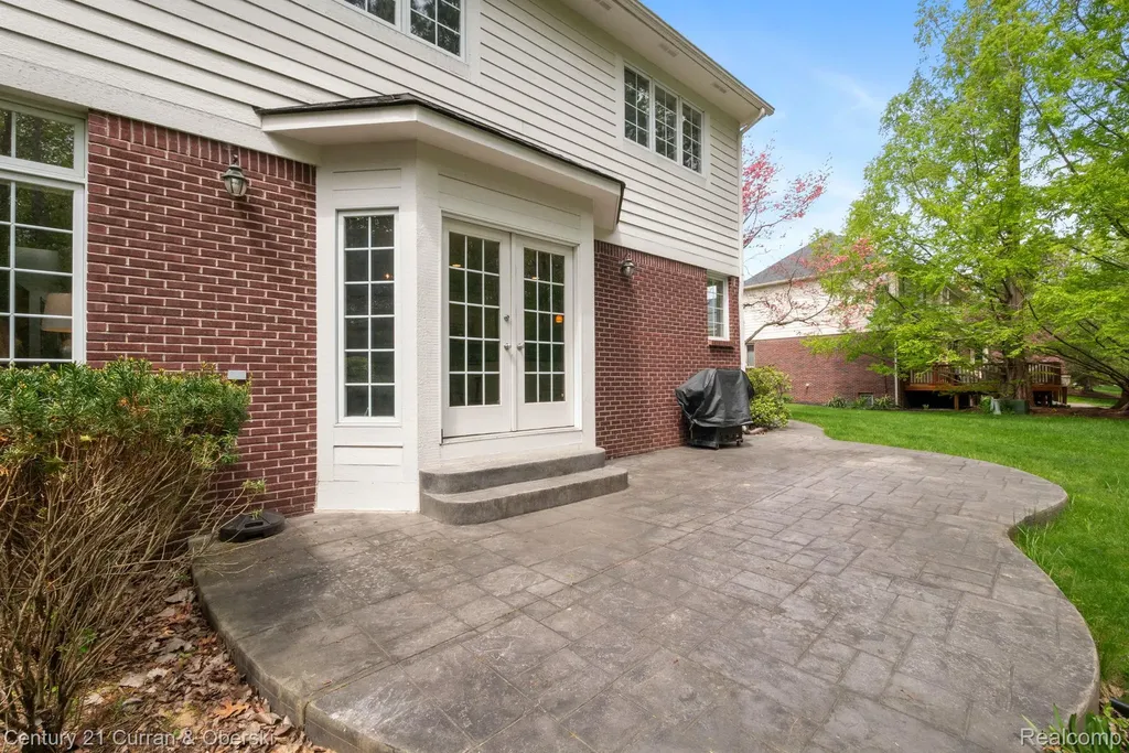 27852 Larson Lane Farmington Hills City MI 48331