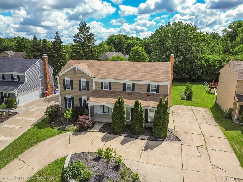 5484 Kingsfield Drive West Bloomfield Charter Township MI 48322
