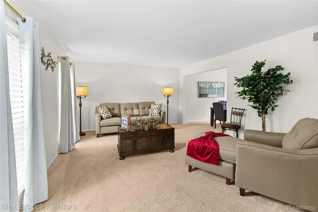 5484 Kingsfield Drive West Bloomfield Charter Township MI 48322