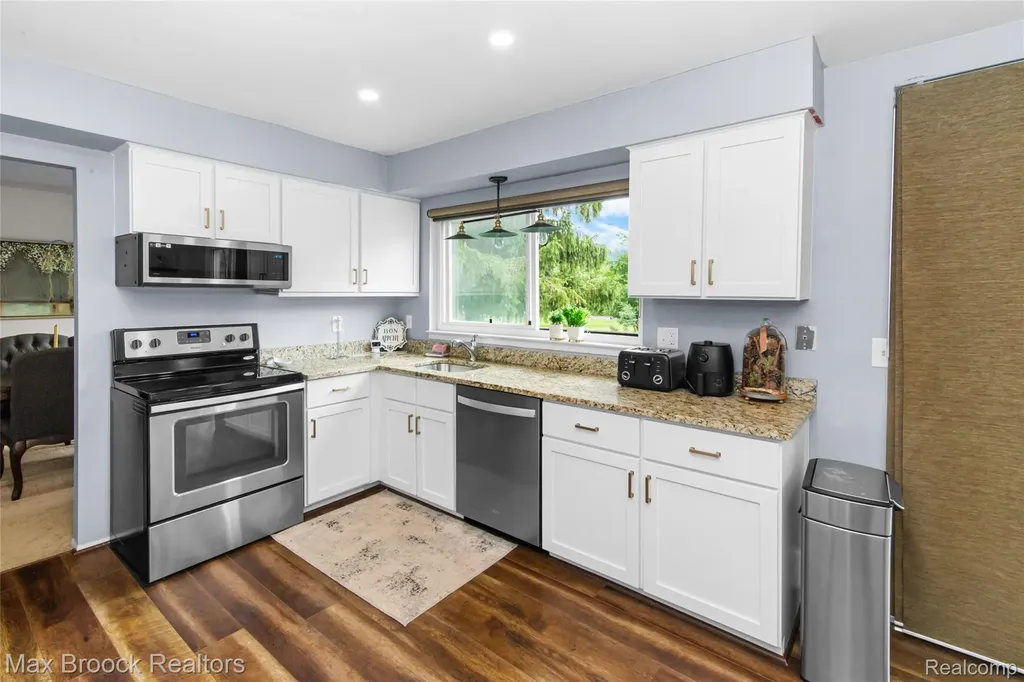 5484 Kingsfield Drive West Bloomfield Charter Township MI 48322