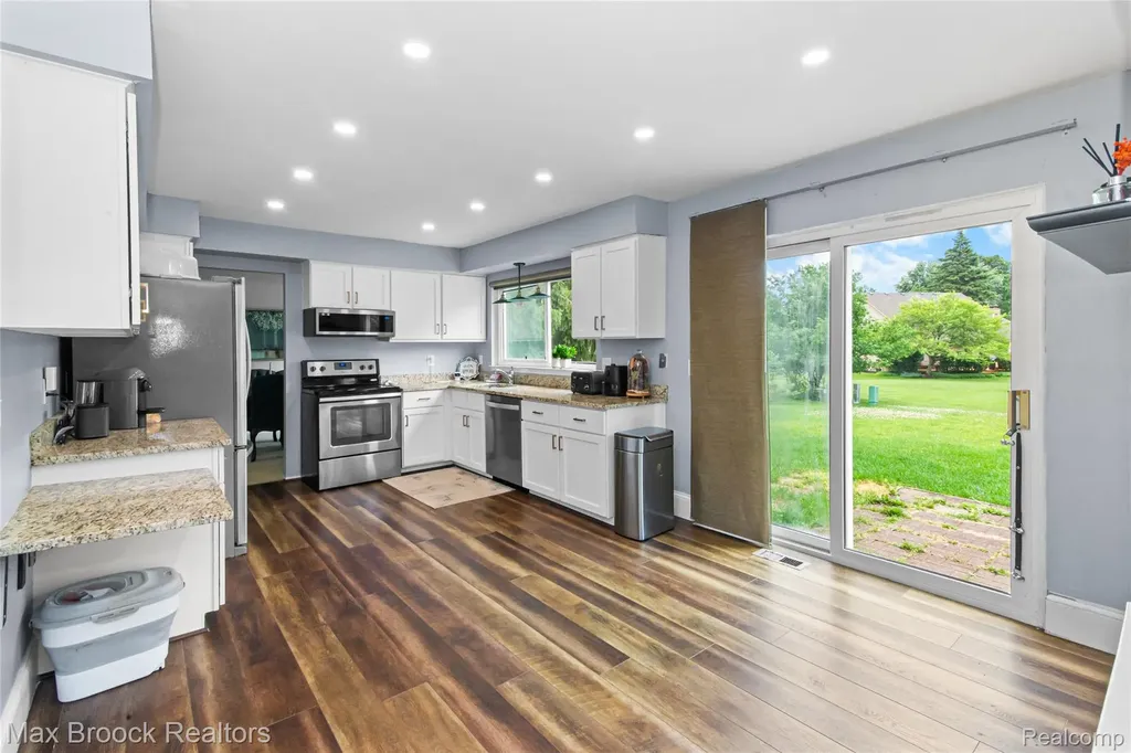 5484 Kingsfield Drive West Bloomfield Charter Township MI 48322