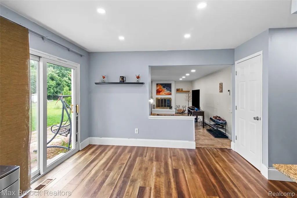 5484 Kingsfield Drive West Bloomfield Charter Township MI 48322