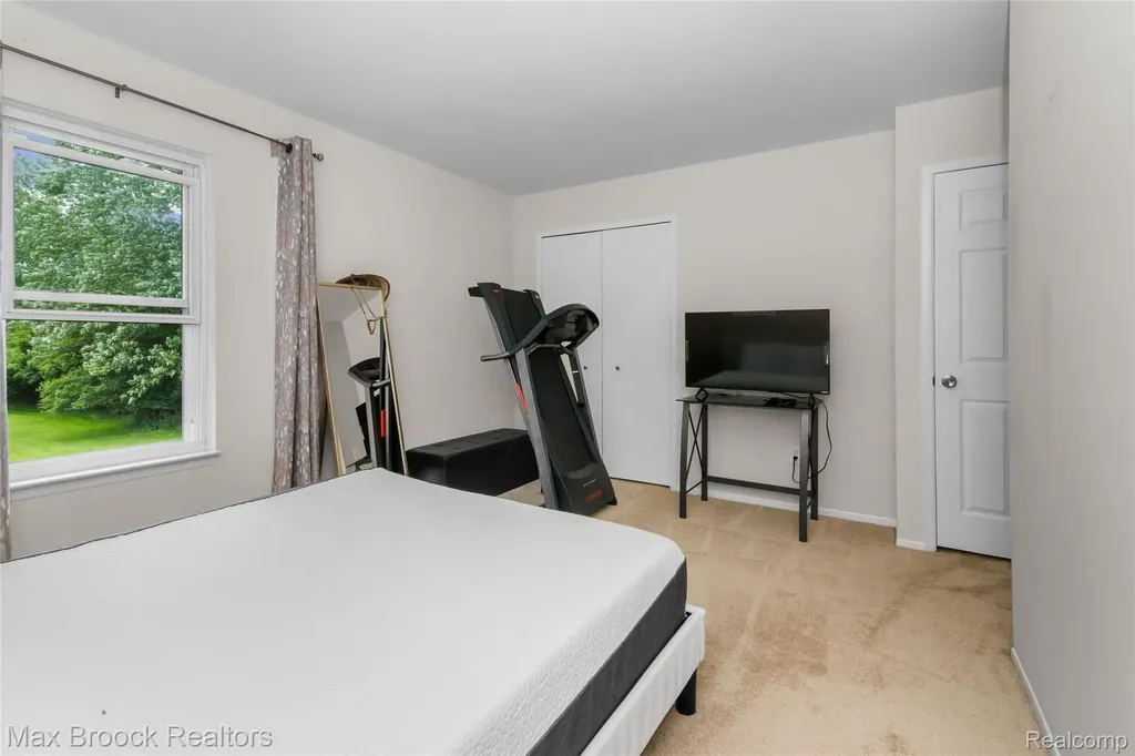 5484 Kingsfield Drive West Bloomfield Charter Township MI 48322