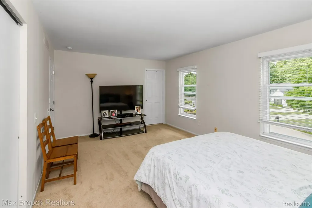 5484 Kingsfield Drive West Bloomfield Charter Township MI 48322