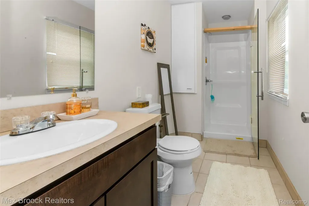 5484 Kingsfield Drive West Bloomfield Charter Township MI 48322