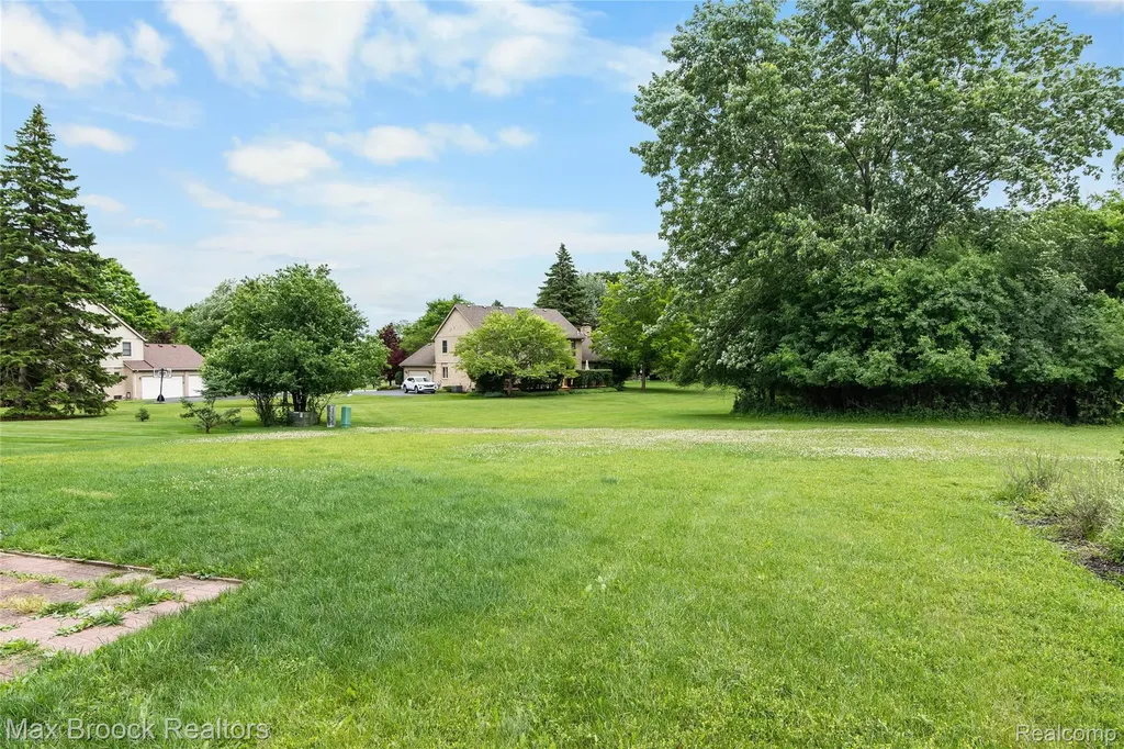 5484 Kingsfield Drive West Bloomfield Charter Township MI 48322