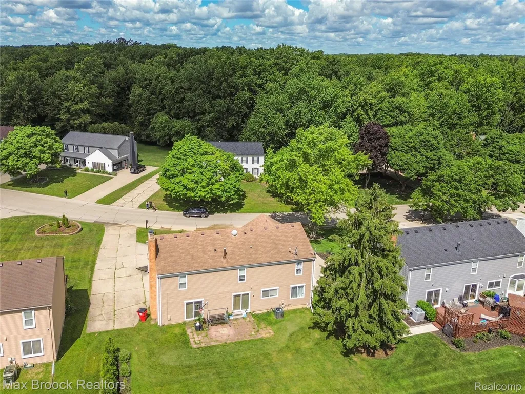 5484 Kingsfield Drive West Bloomfield Charter Township MI 48322