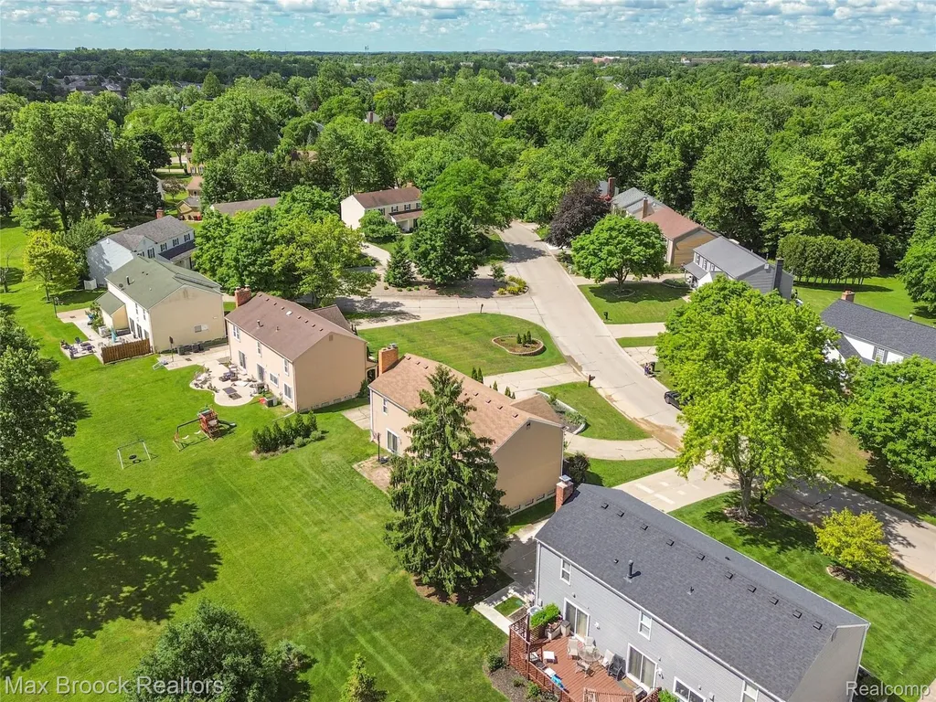 5484 Kingsfield Drive West Bloomfield Charter Township MI 48322