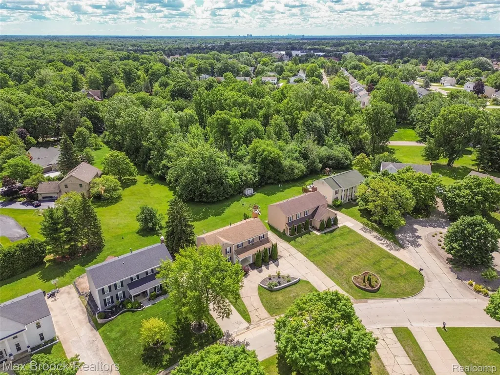 5484 Kingsfield Drive West Bloomfield Charter Township MI 48322