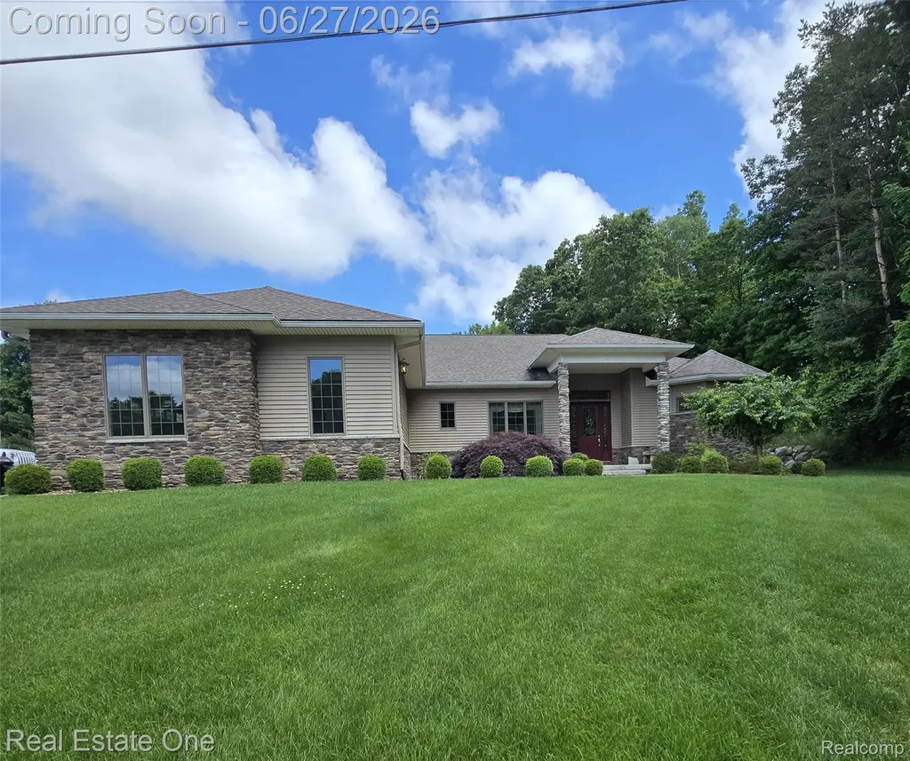 1161 Oakwood Road Brandon Charter Township MI 48462