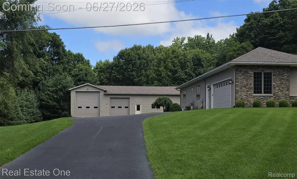 1161 Oakwood Road Brandon Charter Township MI 48462