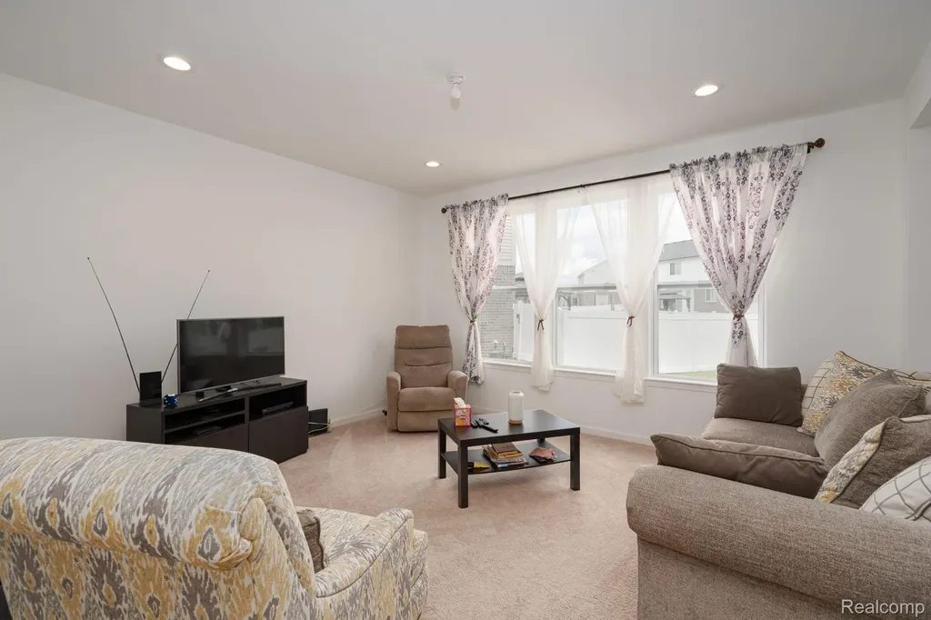 48904 Carnegie Way Macomb Township MI 48042