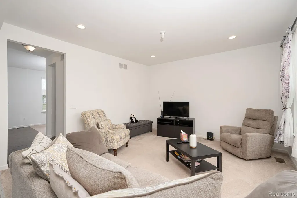 48904 Carnegie Way Macomb Township MI 48042