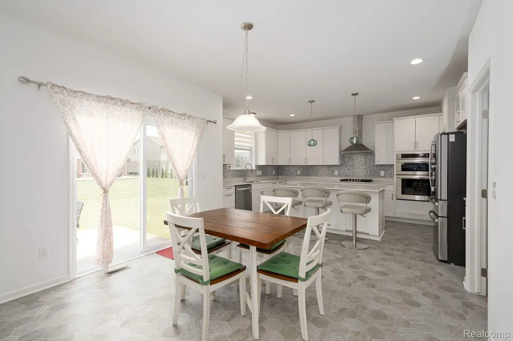 48904 Carnegie Way Macomb Township MI 48042