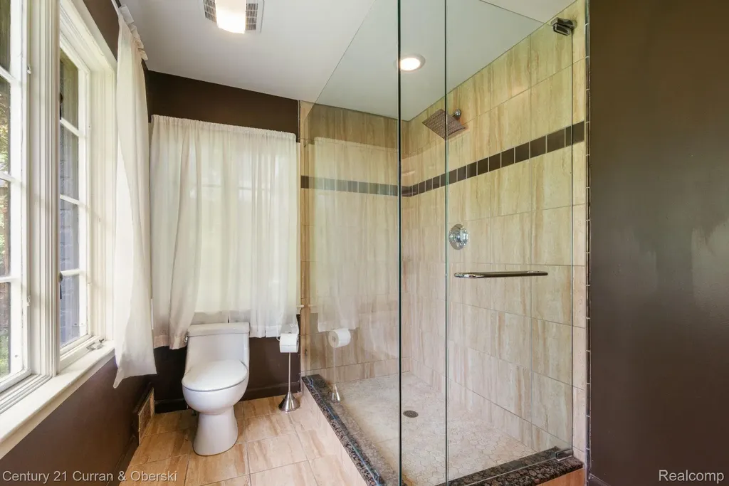 27869 Old Colony Street Farmington Hills City MI 48334