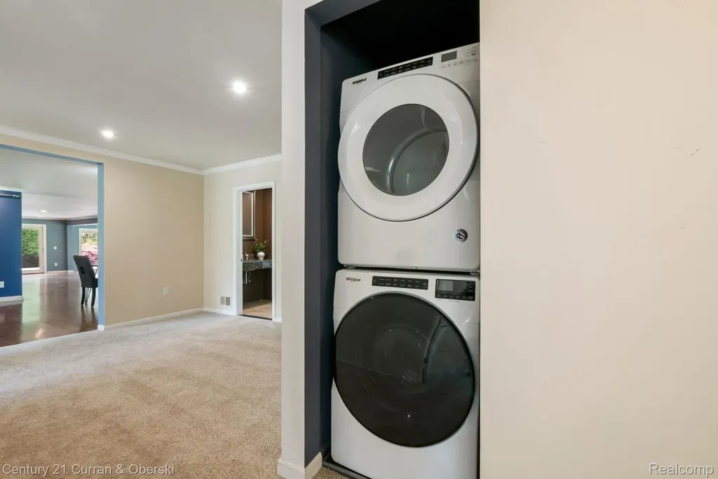 27869 Old Colony Street Farmington Hills City MI 48334