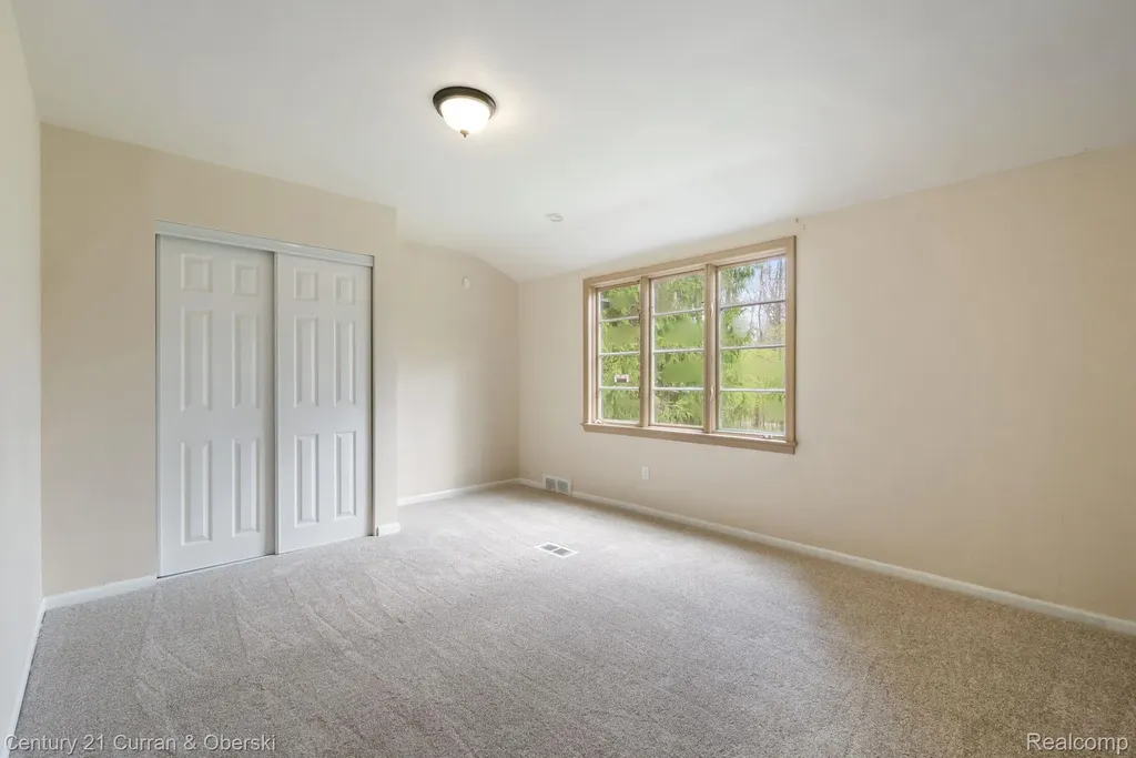 27869 Old Colony Street Farmington Hills City MI 48334