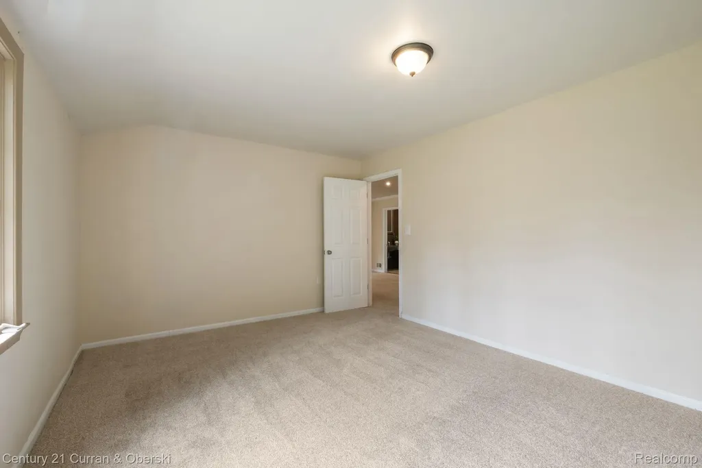 27869 Old Colony Street Farmington Hills City MI 48334