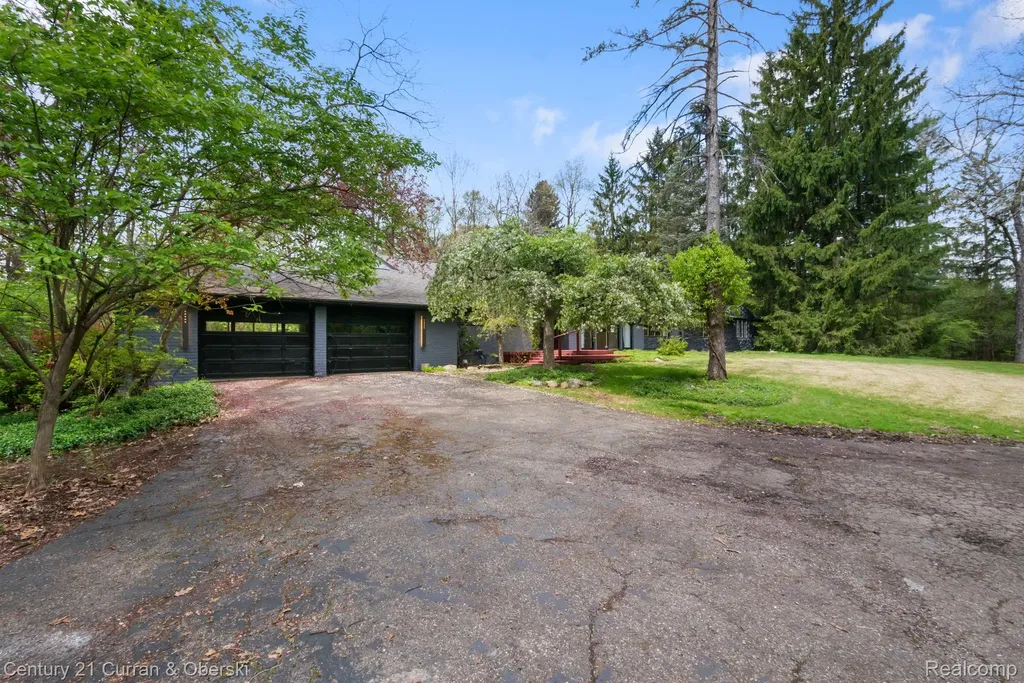 27869 Old Colony Street Farmington Hills City MI 48334