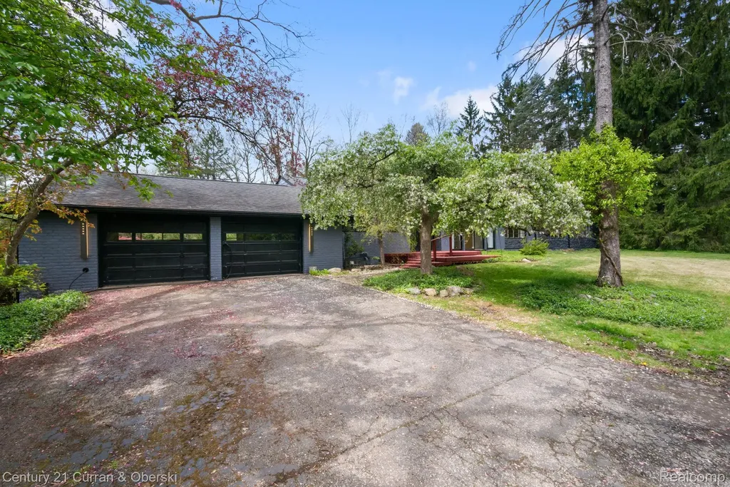 27869 Old Colony Street Farmington Hills City MI 48334