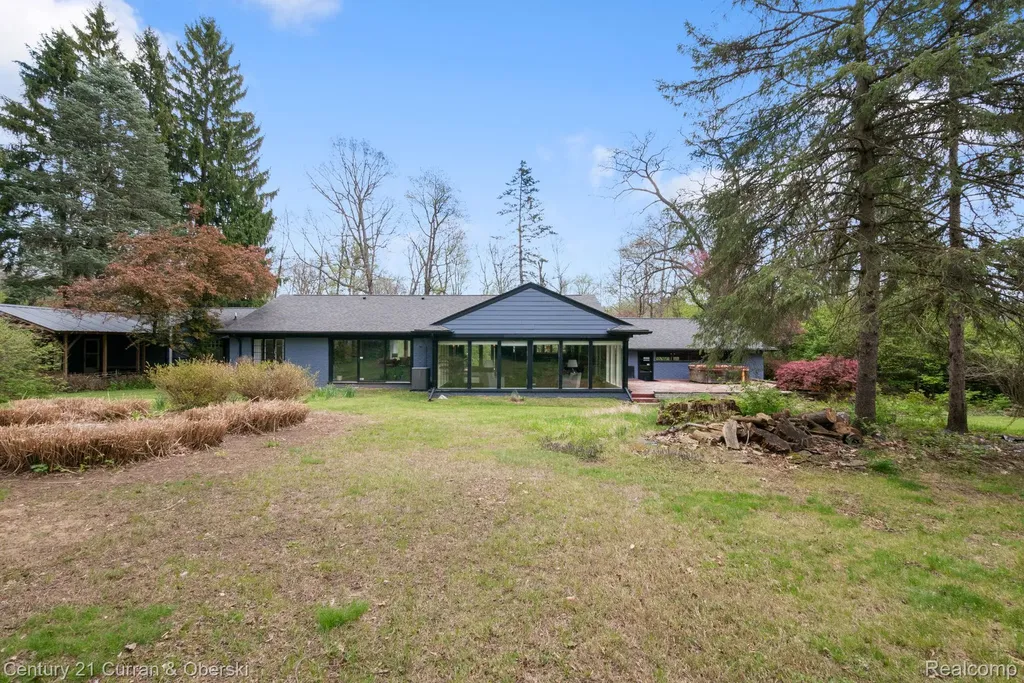 27869 Old Colony Street Farmington Hills City MI 48334