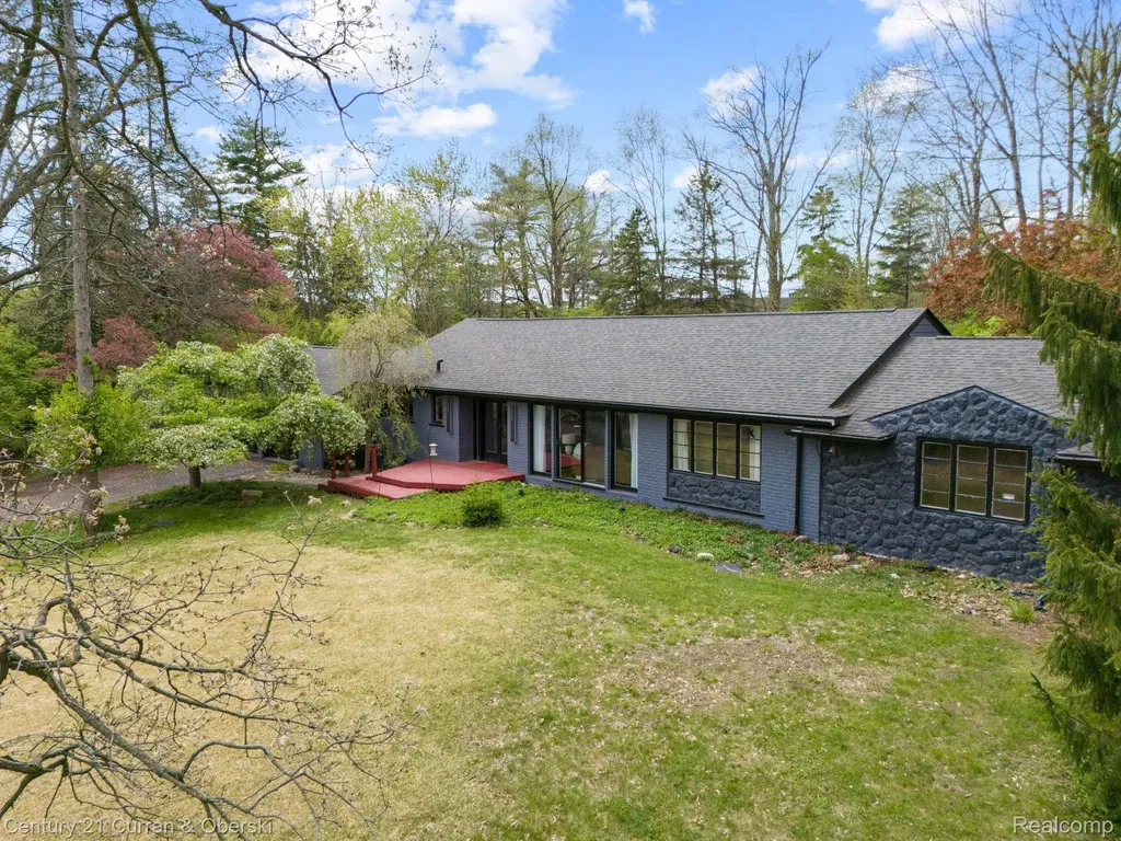 27869 Old Colony Street Farmington Hills City MI 48334