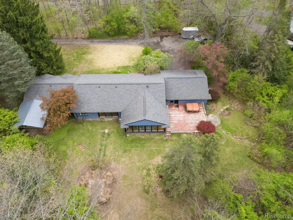 27869 Old Colony Street Farmington Hills City MI 48334
