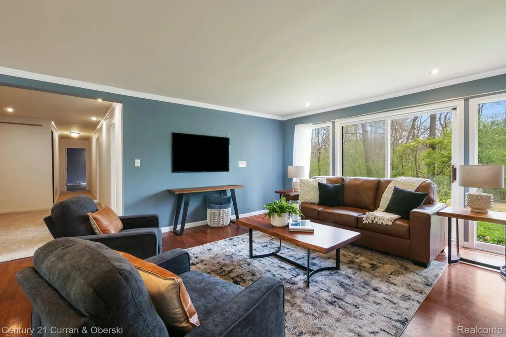 27869 Old Colony Street Farmington Hills City MI 48334