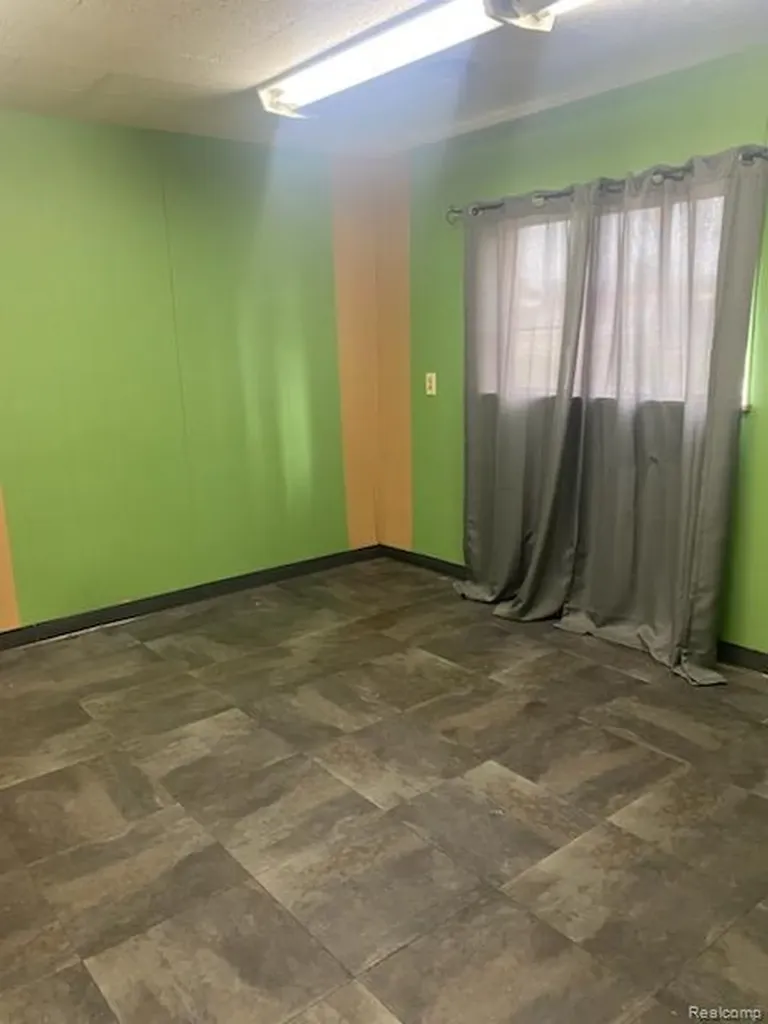3604 Davenport Avenue Saginaw City MI 48602