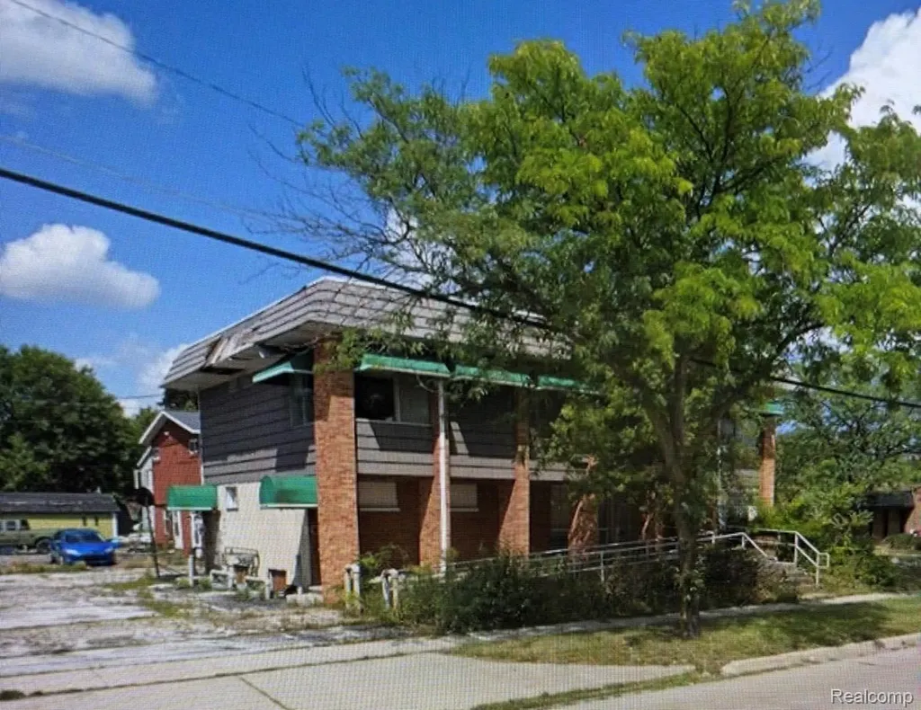 3604 Davenport Avenue Saginaw City MI 48602