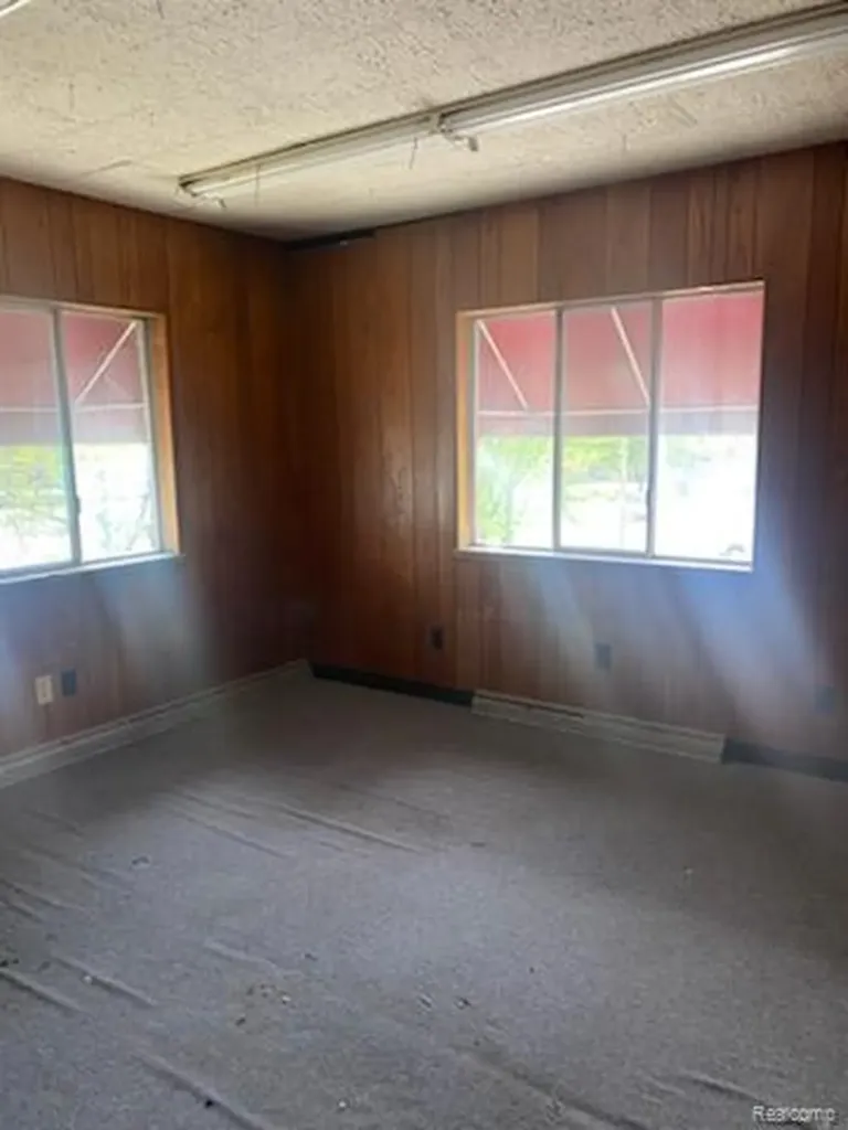3604 Davenport Avenue Saginaw City MI 48602