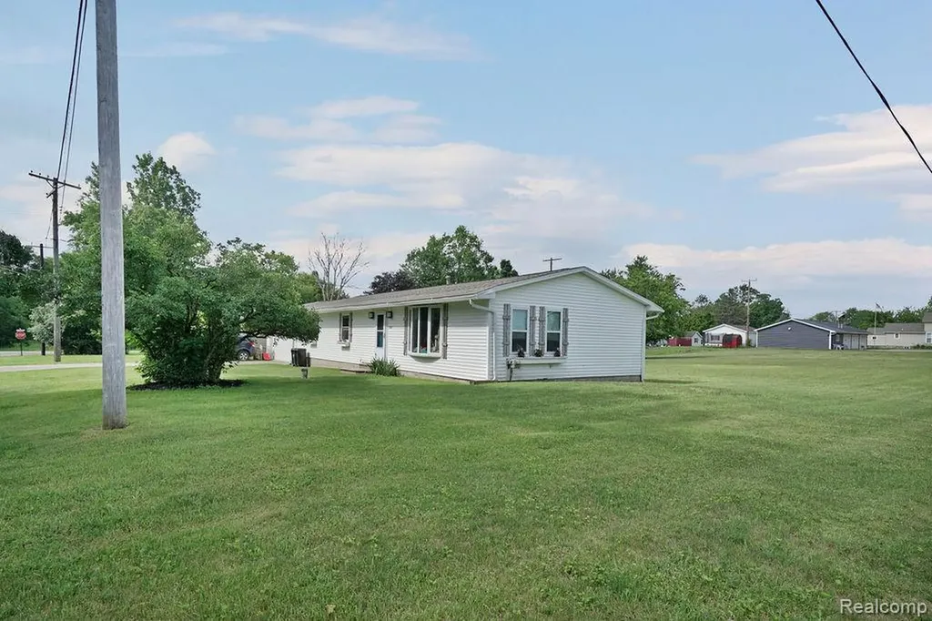 5607 Genesee Avenue Otter Lake Village MI 48464