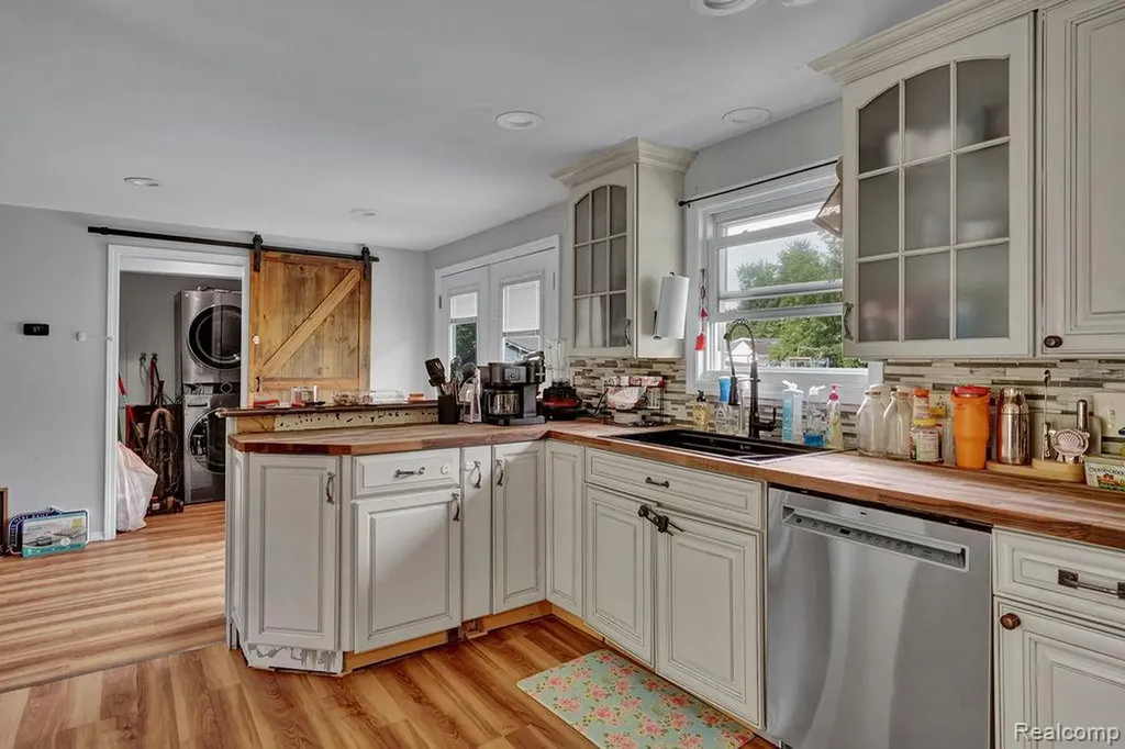 5607 Genesee Avenue Otter Lake Village MI 48464