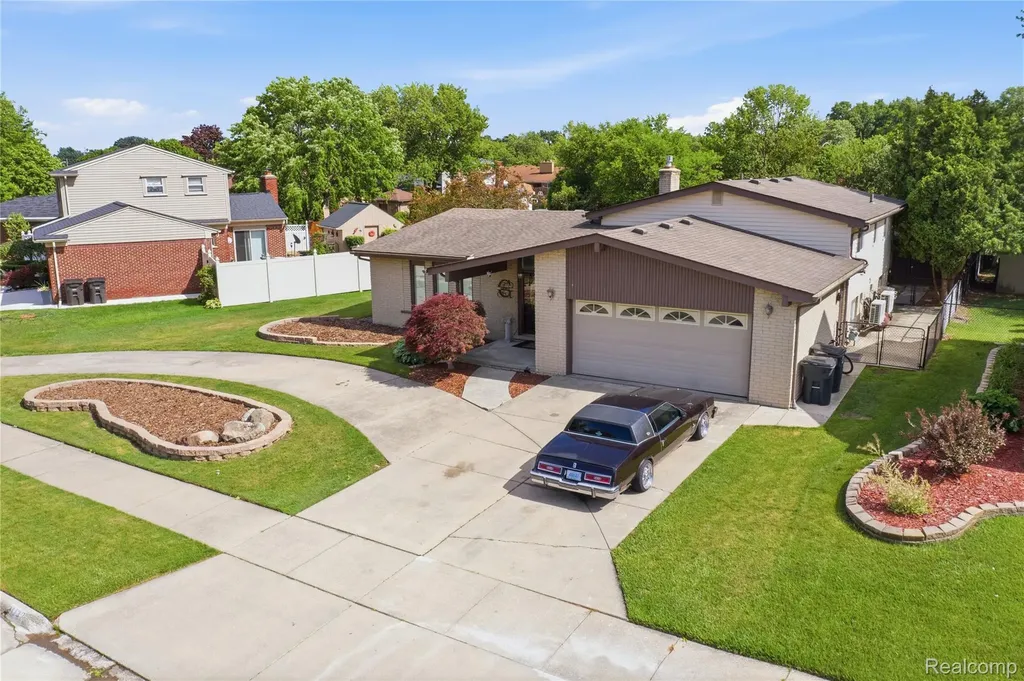 14137 Cranbrook Street Riverview City MI 48193