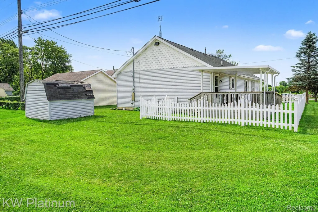 2688 W Genesee Street Lapeer City MI 48446