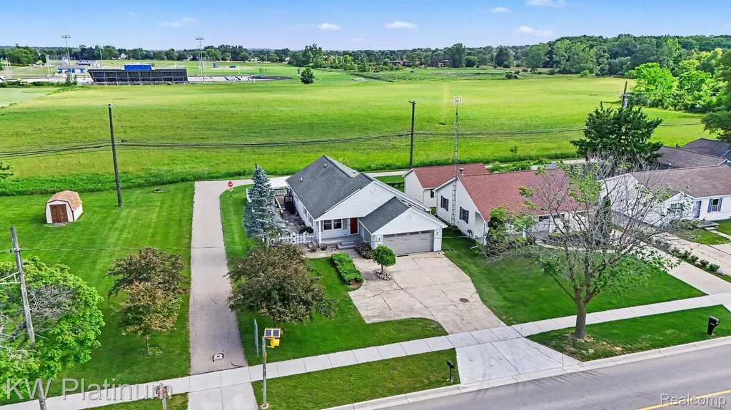 2688 W Genesee Street Lapeer City MI 48446
