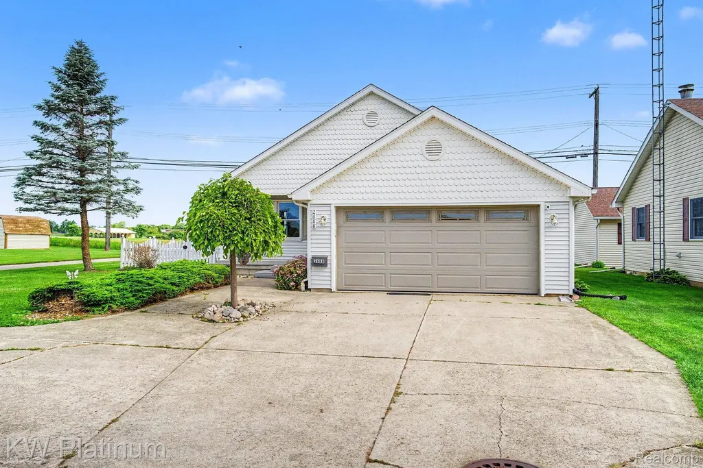 2688 W Genesee Street Lapeer City MI 48446