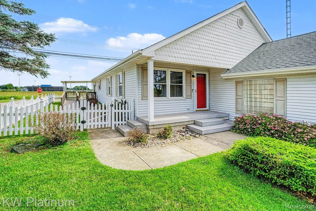 2688 W Genesee Street Lapeer City MI 48446