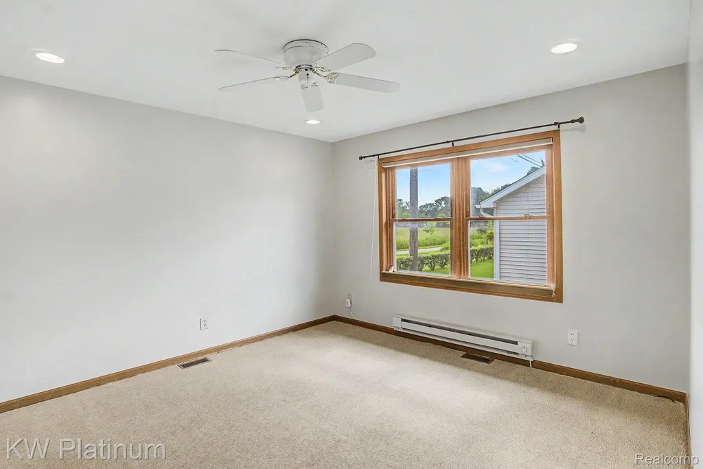 2688 W Genesee Street Lapeer City MI 48446