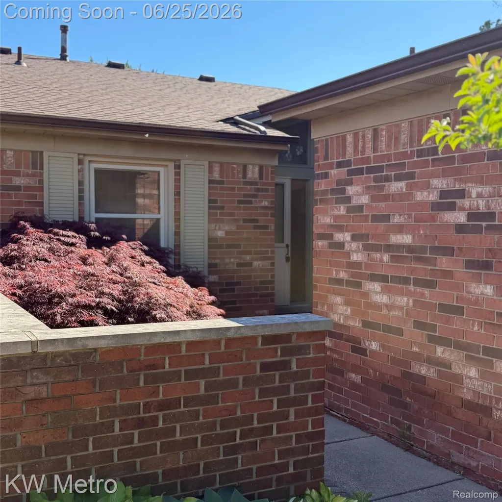 49429 Ferrisburg Court Shelby Charter Township MI 48315