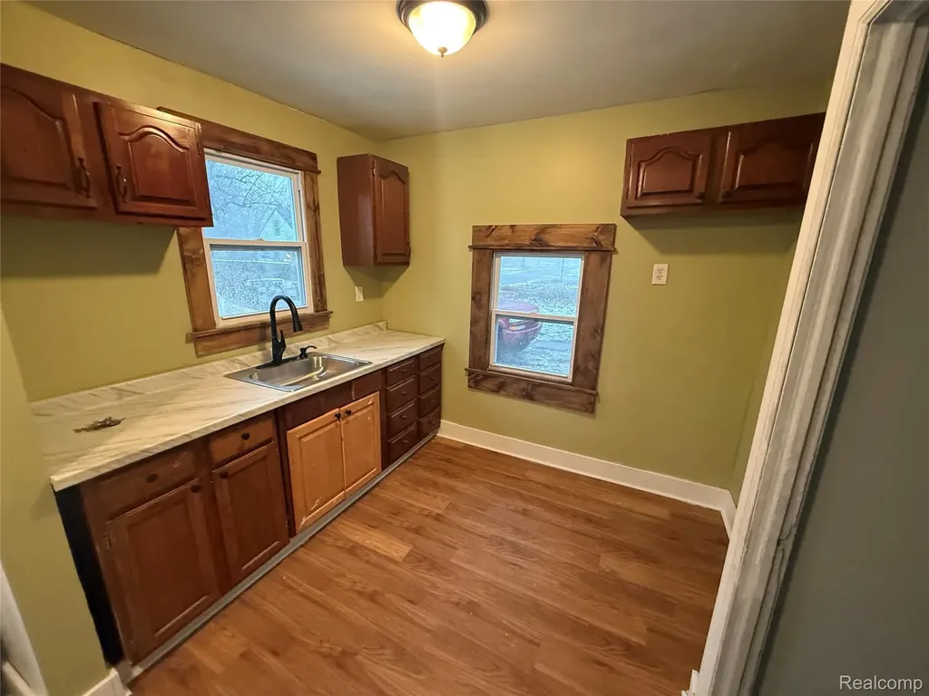 16527 Beaverland Street Detroit City MI 48219