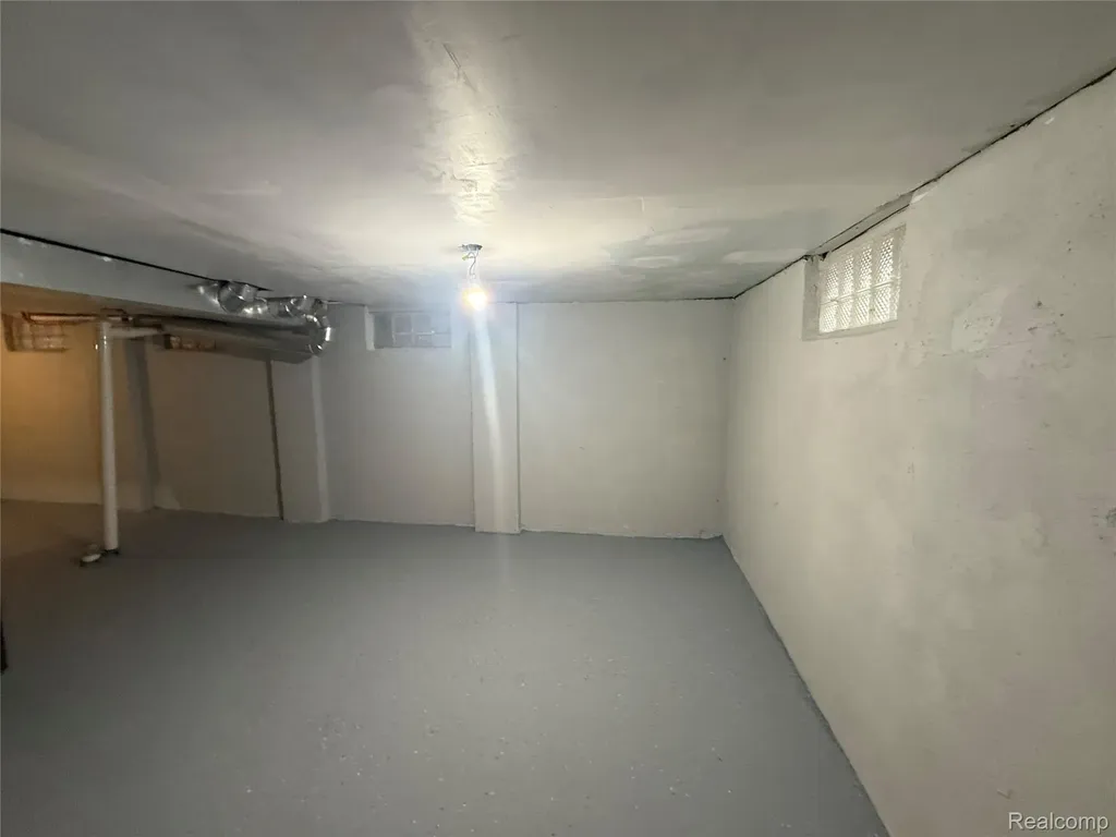 16527 Beaverland Street Detroit City MI 48219