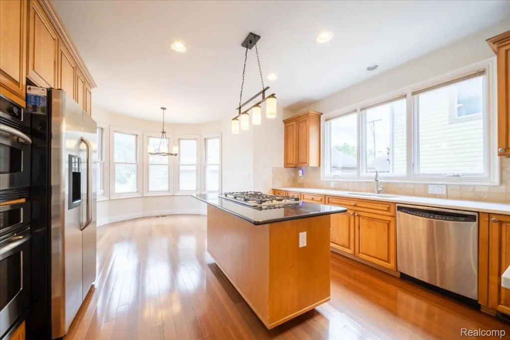 717 S Kenwood Avenue Royal Oak City MI 48067